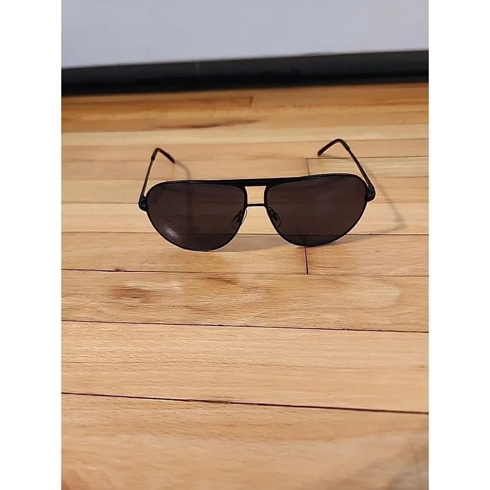 Liz Claiborne Black Avaitor Sunglasses 32270
